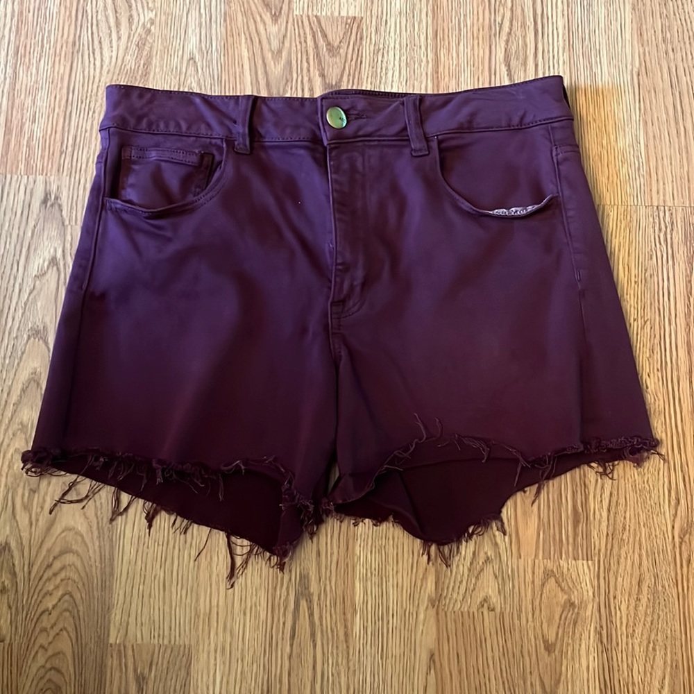 maroon American eagle super stretch/high-rise shorts